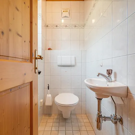 Spitzegel شقة هيرماجور