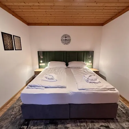 Spitzegel Apartment