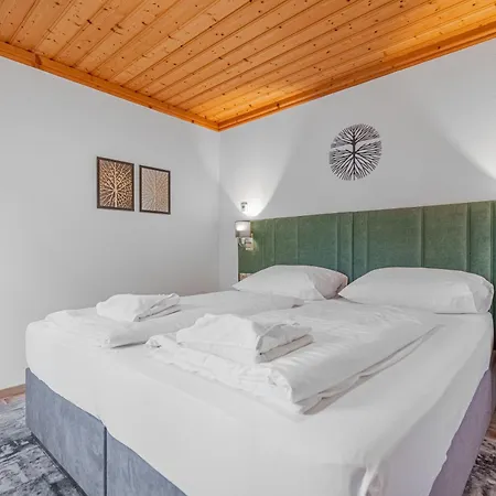 Spitzegel Apartment